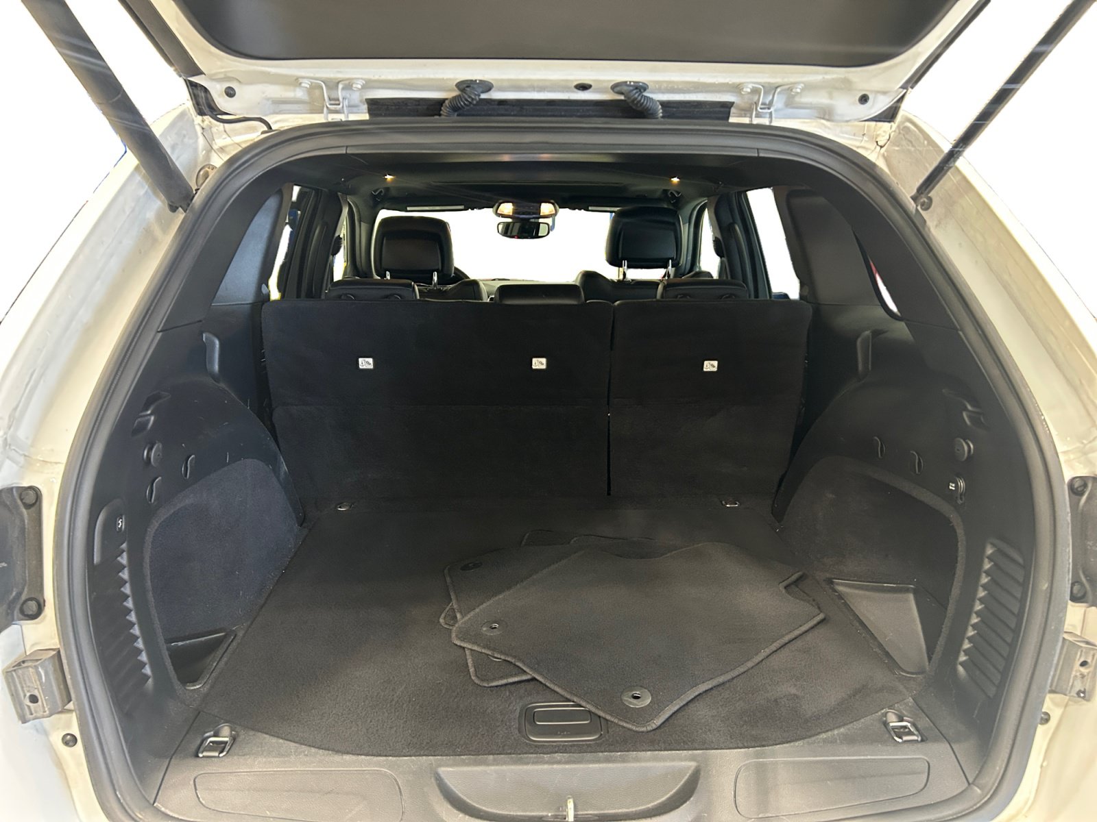 Used 2020 Jeep Grand Cherokee Limited RWD image 21