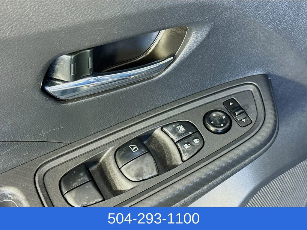 Used 2025 Nissan Versa SV image 16
