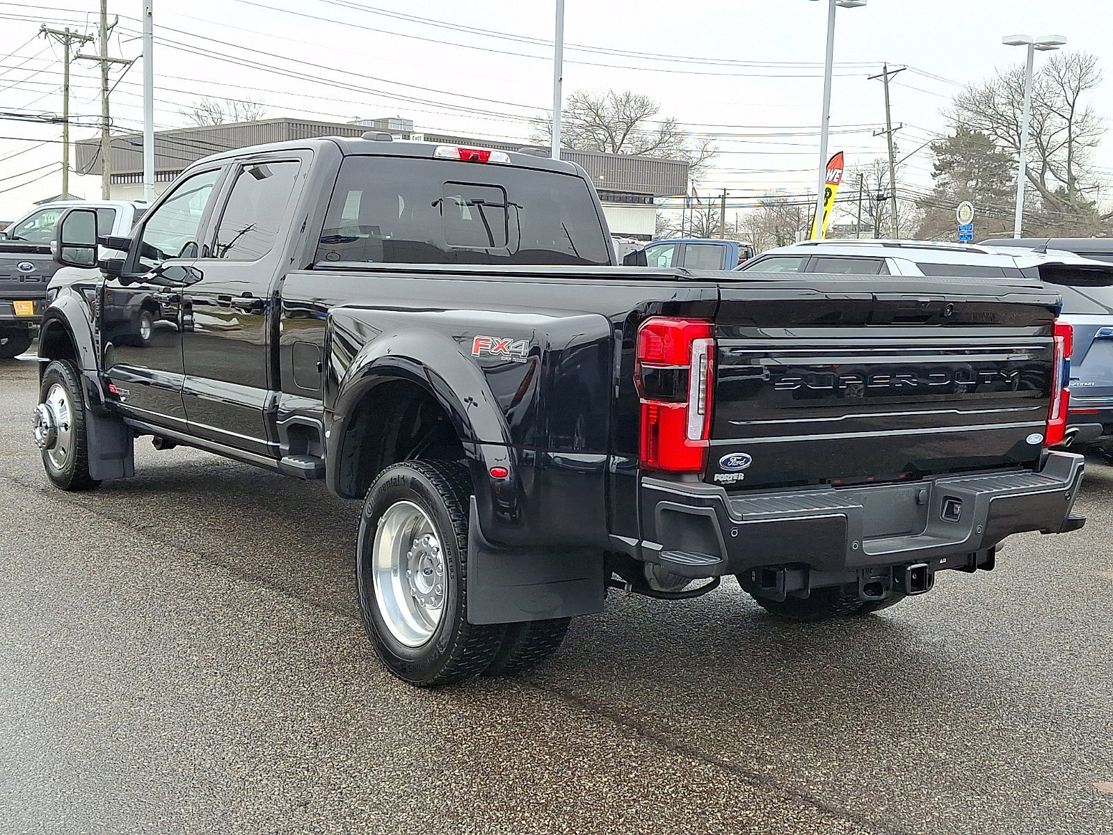 Certified 2025 Ford F450 Platinum w/ FX4 Off-Road Package image 4