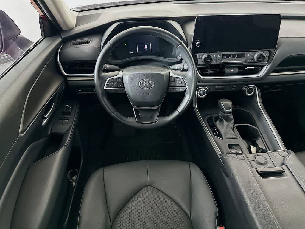 Used 2024 Toyota Grand Highlander AWD image 10