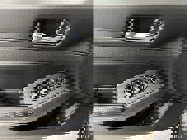 Used 2024 Nissan Altima 2.5 SV image 5