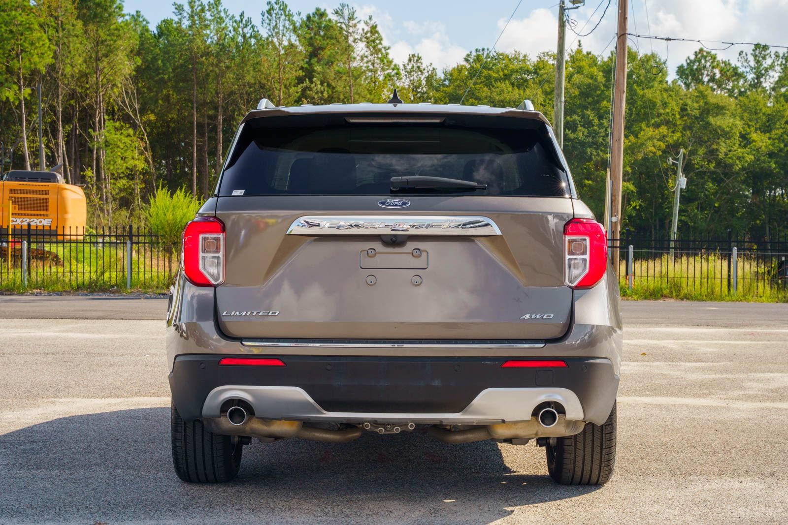 Certified 2021 Ford Explorer Limited AWD/4WD image 6