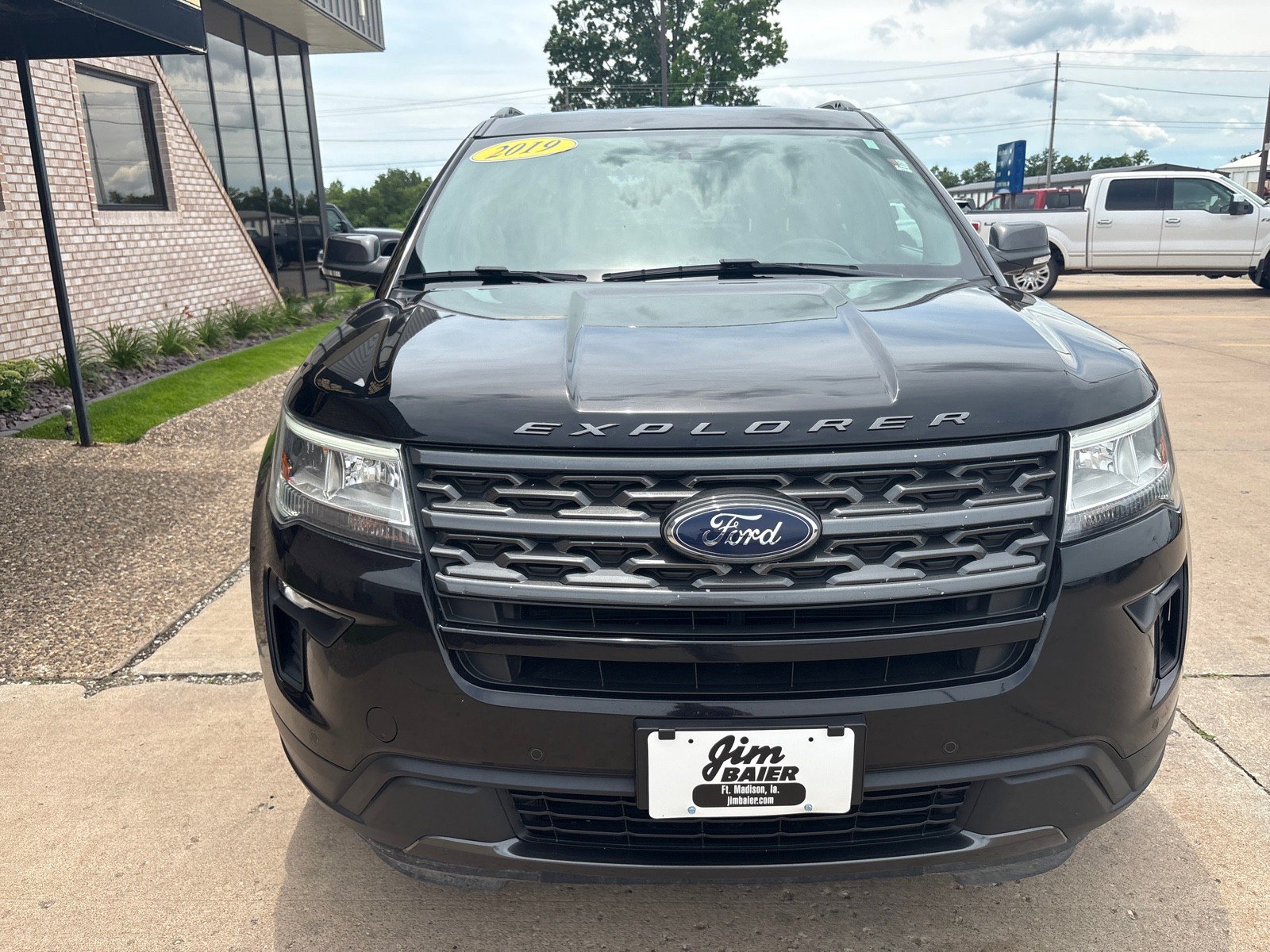 Certified 2019 Ford Explorer XLT w/ XLT Sport Appearance Package AWD/4WD image 6