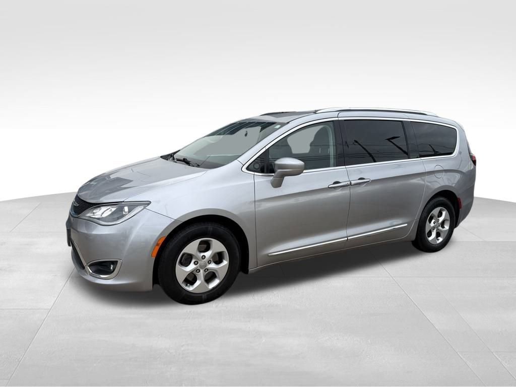 Used 2017 Chrysler Pacifica Touring-L Plus image 3