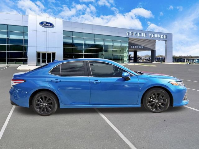 Used 2020 Toyota Camry LE image 2