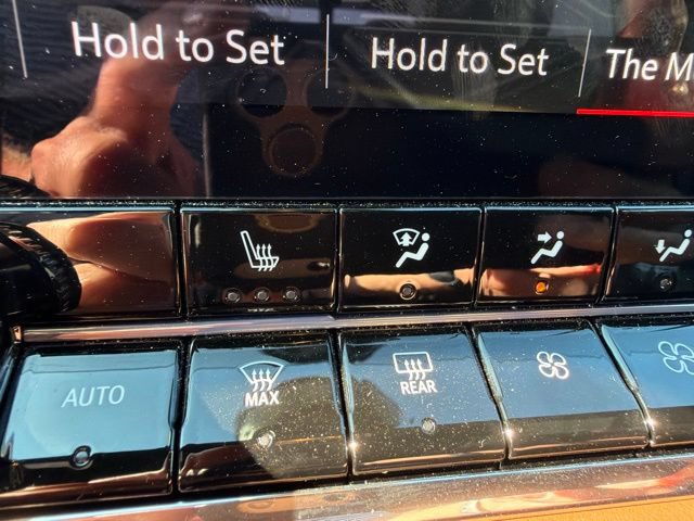 Used 2024 GMC Canyon AT4 w/ Technology Package AWD/4WD image 15