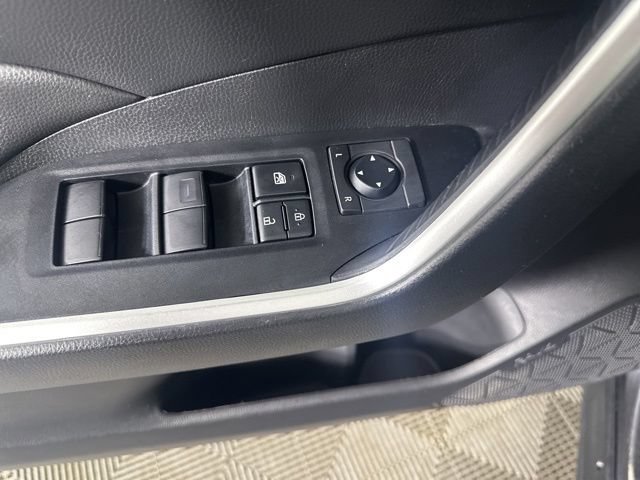 Used 2024 Toyota RAV4 LE AWD/4WD image 17