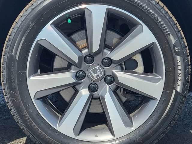 Used 2023 Honda Pilot Elite image 16