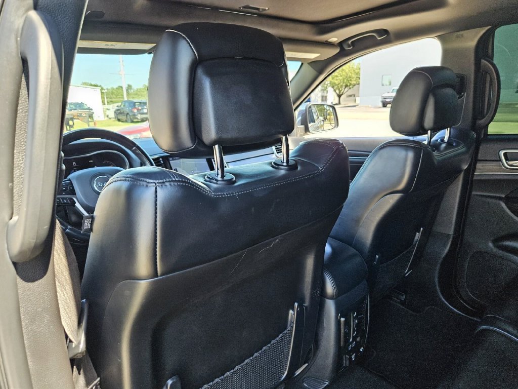 Used 2020 Jeep Grand Cherokee Limited AWD/4WD image 21