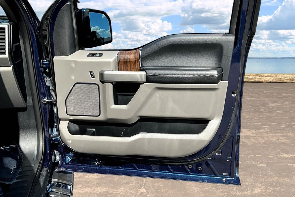 Certified 2019 Ford F150 Lariat w/ Equipment Group 502A Luxury AWD/4WD image 31