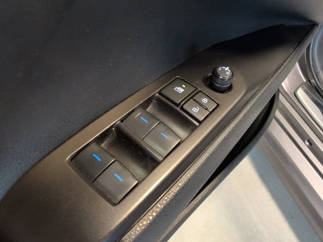 Used 2024 Toyota Camry SE AWD/4WD image 14