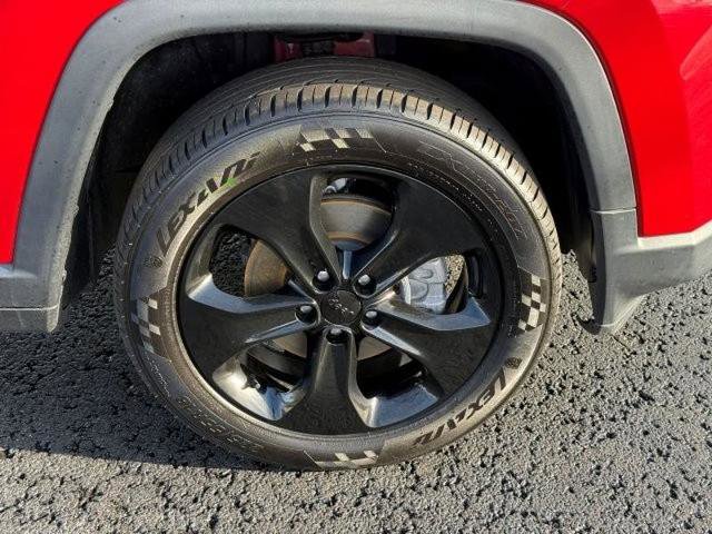 Used 2019 Jeep Compass Latitude AWD/4WD image 9