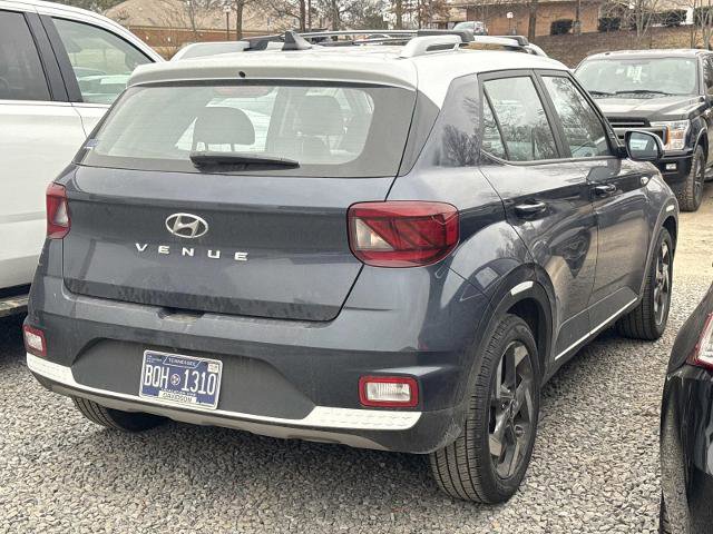 Used 2022 Hyundai Venue Limited image 4