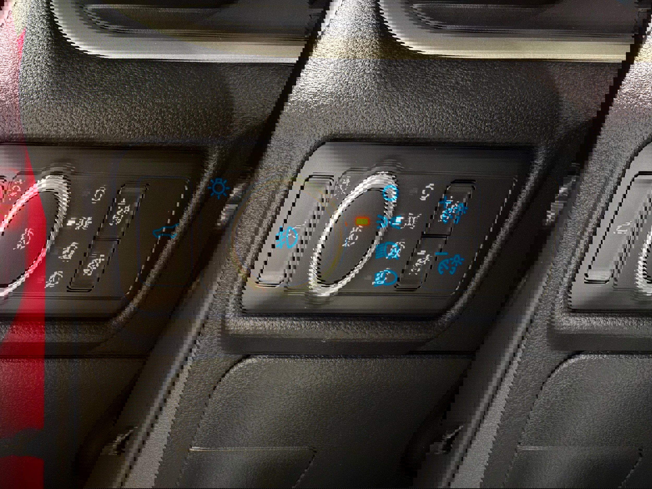 Certified 2021 Ford Explorer XLT w/ Equipment Group 202A image 14