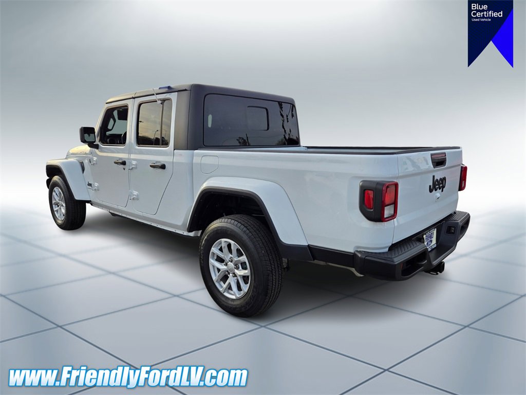 Used 2023 Jeep Gladiator Sport image 4