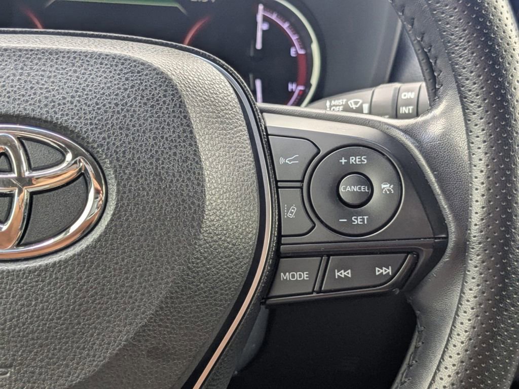 Used 2019 Toyota RAV4 Limited image 29