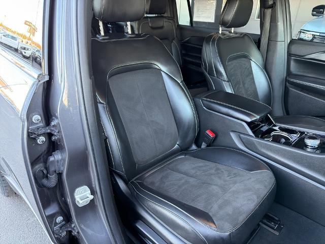 Used 2023 Jeep Grand Cherokee L Laredo image 9