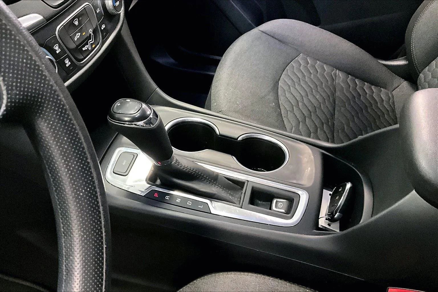 Used 2020 Chevrolet Equinox LT image 16