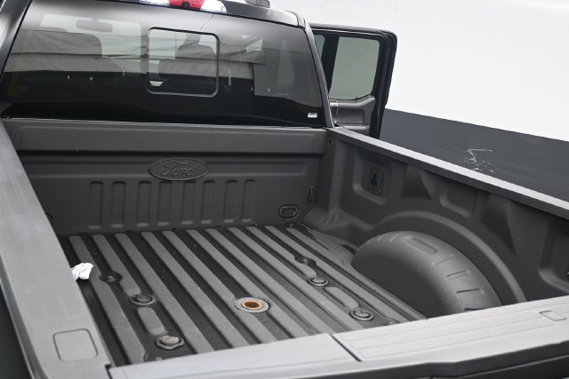 Certified 2022 Ford F350 Lariat w/ Tremor Off-Road Package AWD/4WD image 19