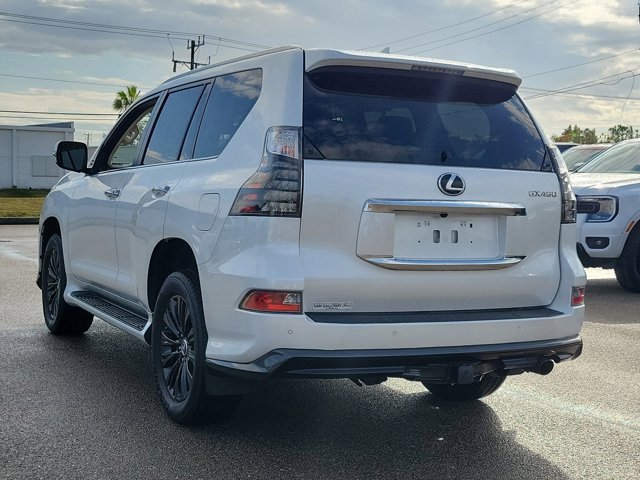 Used 2023 Lexus GX 460 Premium w/ Accessory Package image 4