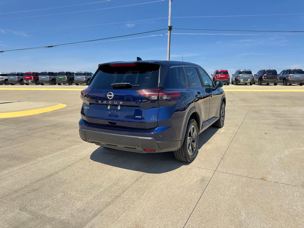 Used 2025 Nissan Rogue SV AWD/4WD image 5