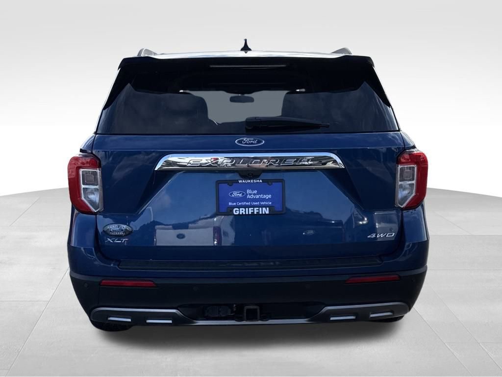 Certified 2022 Ford Explorer XLT w/ Equipment Group 202A image 3