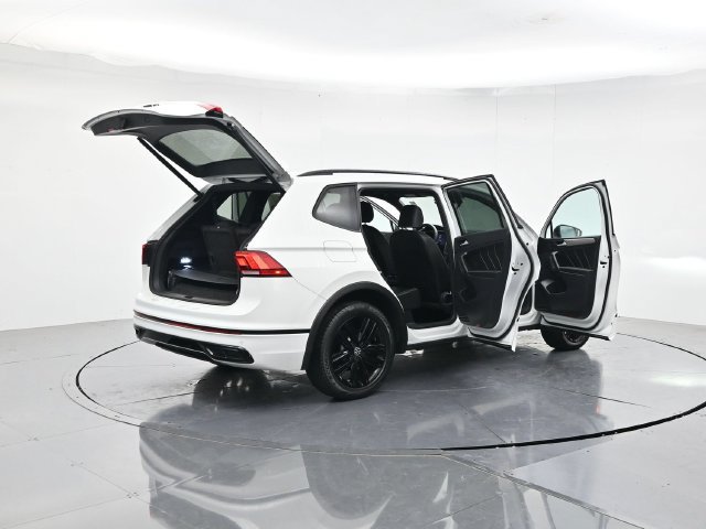 Used 2022 Volkswagen Tiguan SE R-Line FWD image 45