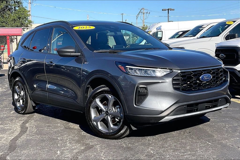 Certified 2025 Ford Escape ST-Line AWD/4WD image 35