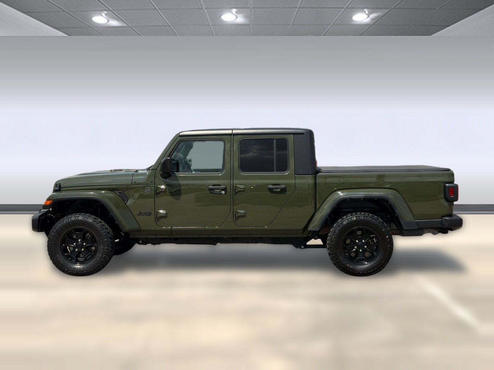 Used 2021 Jeep Gladiator Sport AWD/4WD image 2