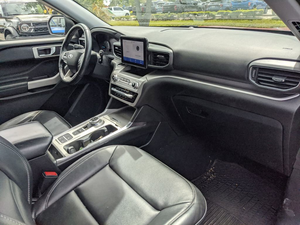 Certified 2022 Ford Explorer XLT w/ Equipment Group 202A image 12