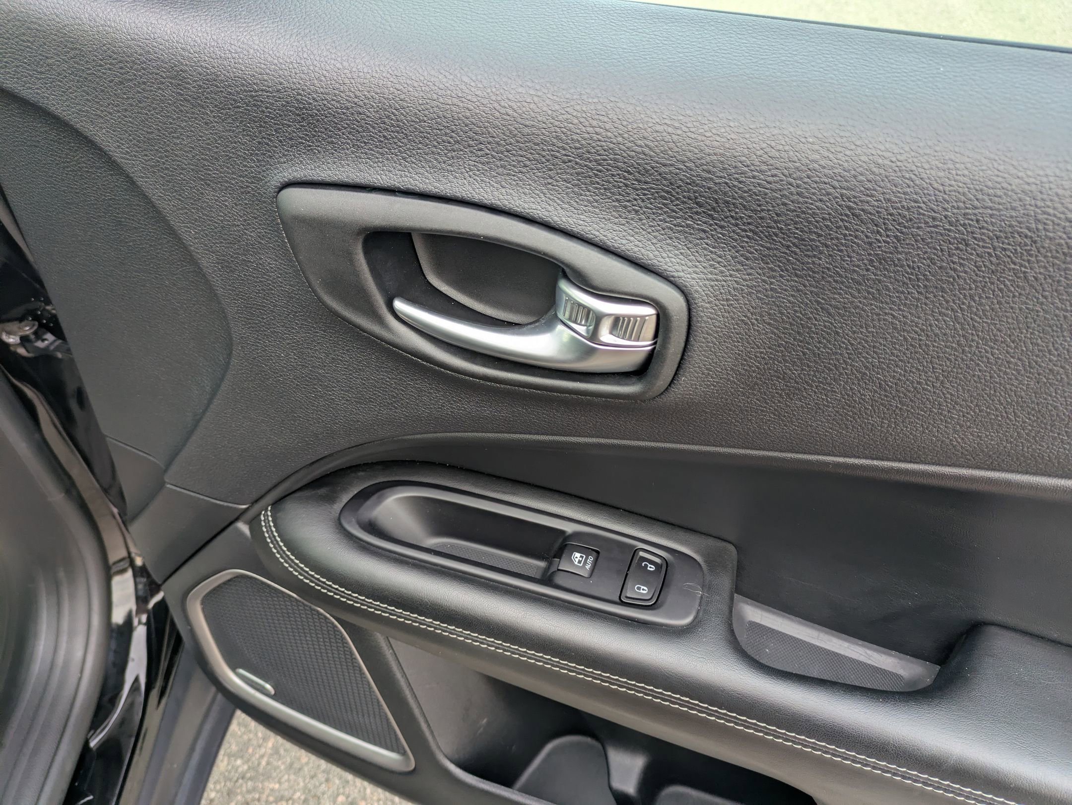 Used 2021 Jeep Compass Latitude w/ Sun and Sound Group image 34