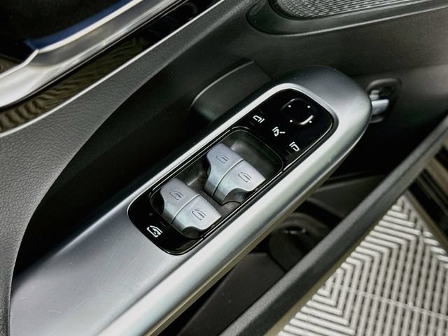Used 2025 Mercedes-Benz C 300 Sedan image 17