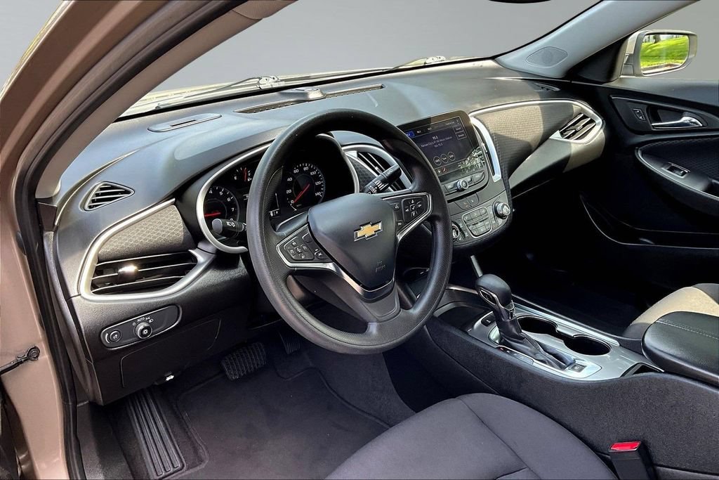 Used 2024 Chevrolet Malibu LT FWD image 16