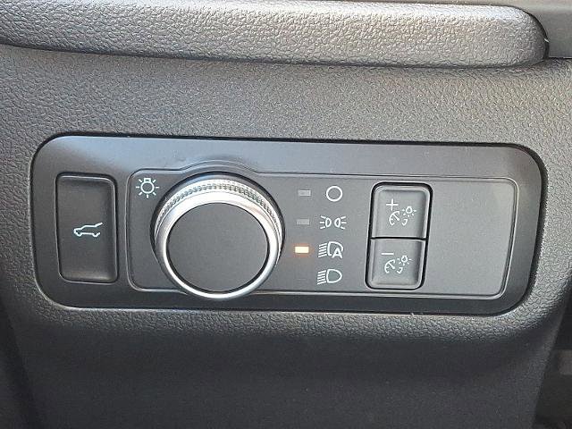 Certified 2022 Ford Escape SE w/ SE Sport Appearance Package image 24