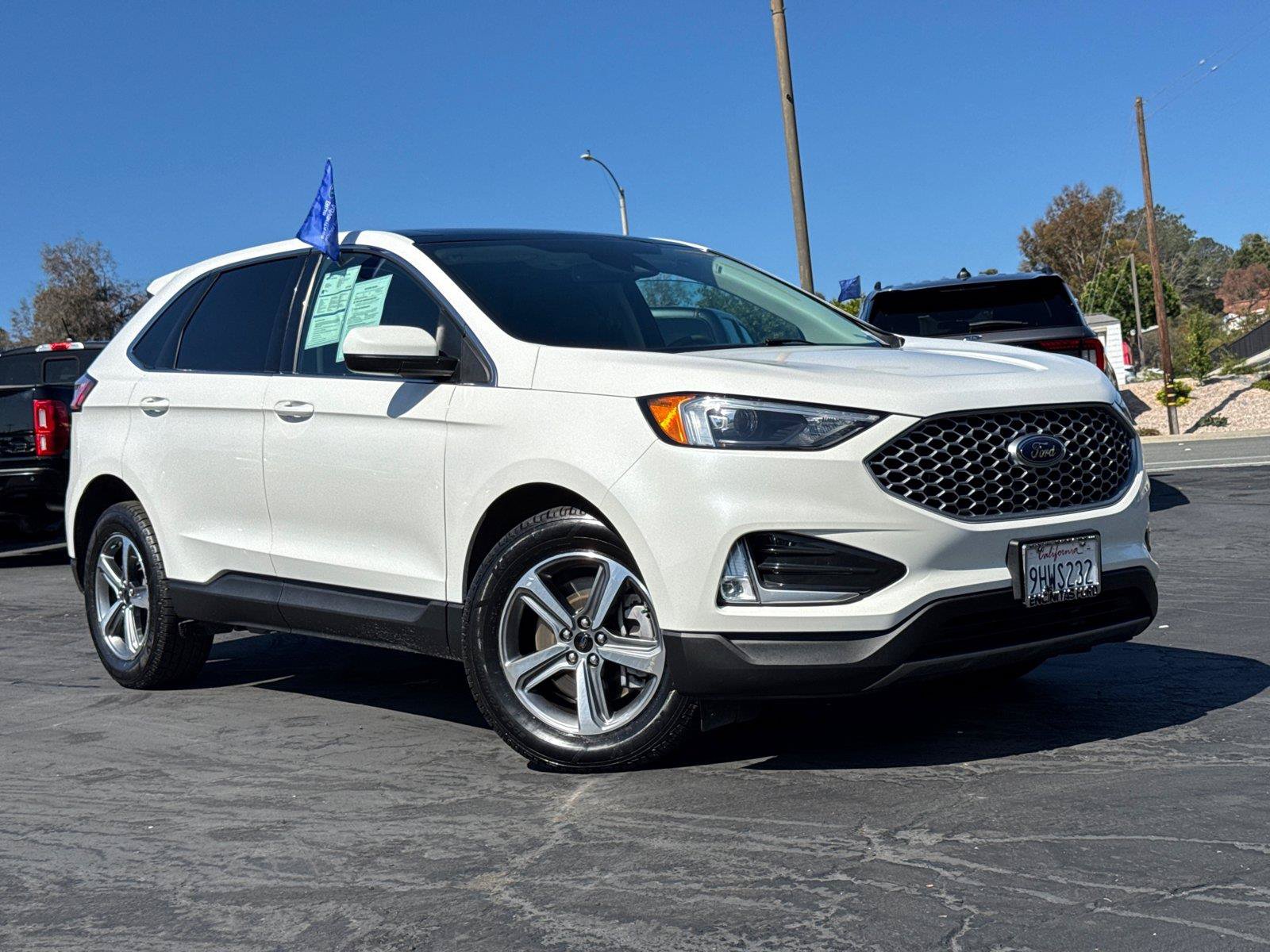 Certified 2023 Ford Edge SEL w/ Convenience Package AWD/4WD image 2