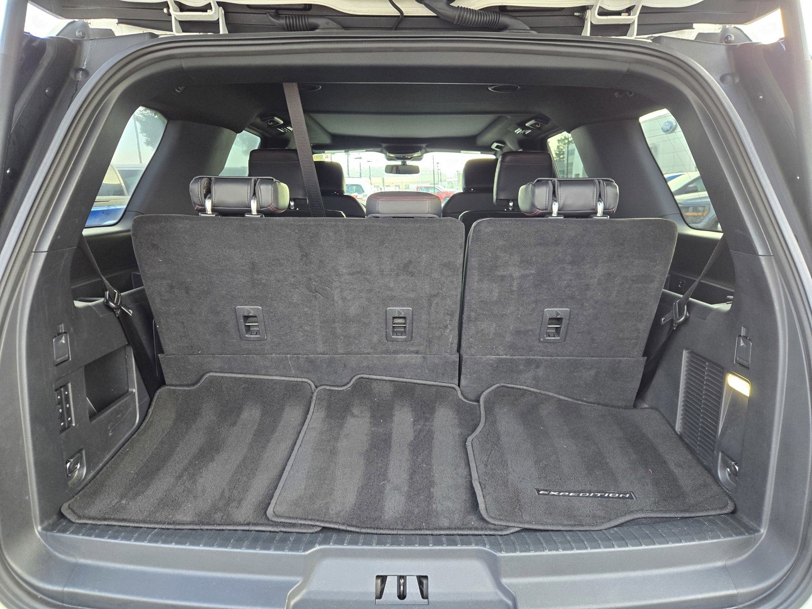 Certified 2023 Ford Expedition Limited image 30