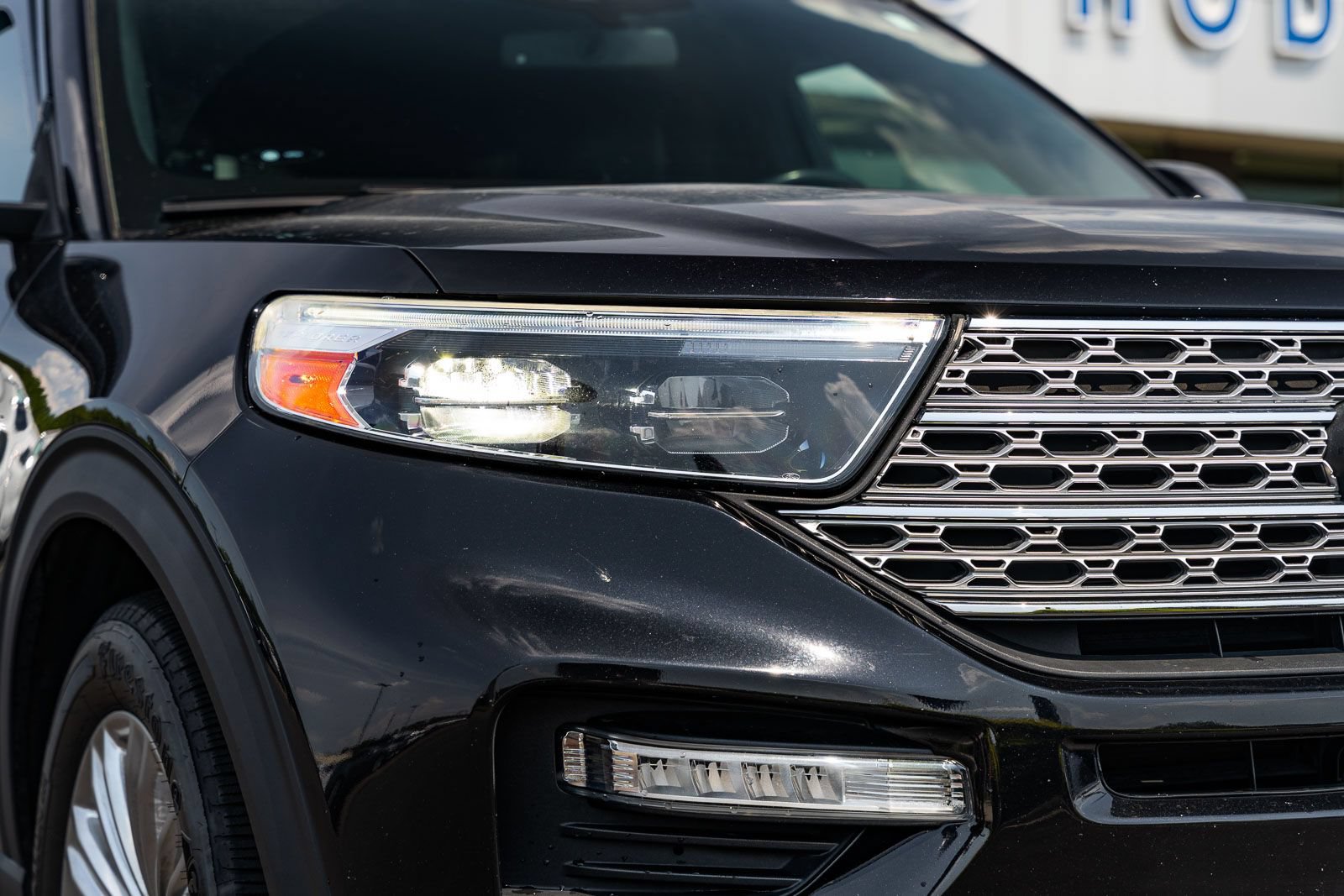 Certified 2020 Ford Explorer Limited w/ Class III Trailer Tow Package RWD image 8