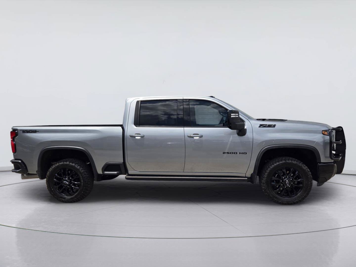 Used 2025 Chevrolet Silverado 2500 LTZ w/ LTZ Plus Package AWD/4WD image 4
