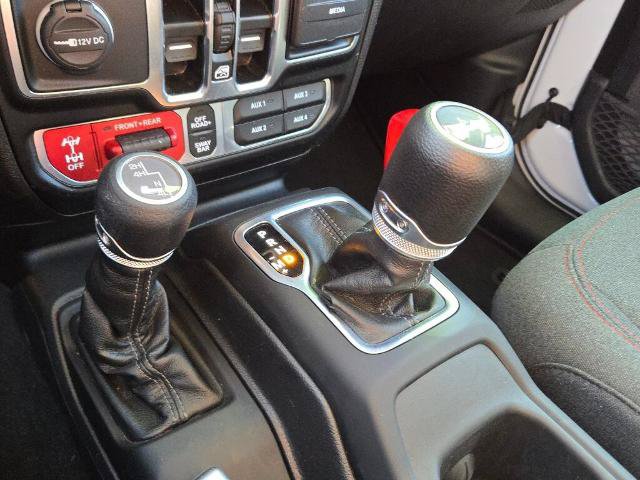 Used 2024 Jeep Wrangler Unlimited Rubicon AWD/4WD image 25