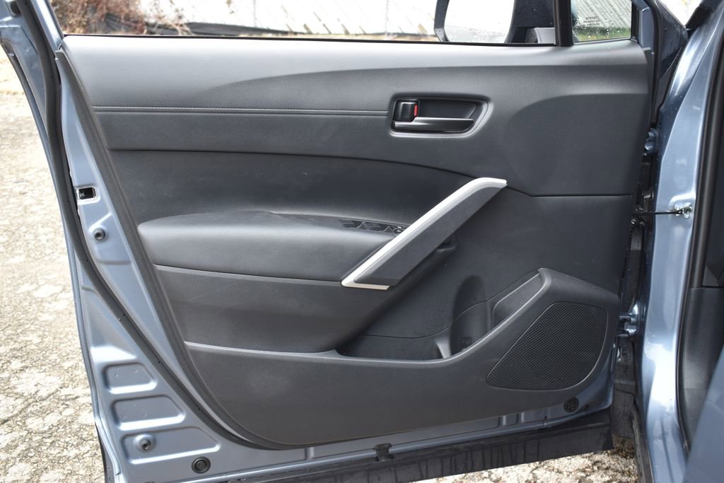 Used 2024 Toyota Corolla Cross LE w/ Moonroof Package image 9