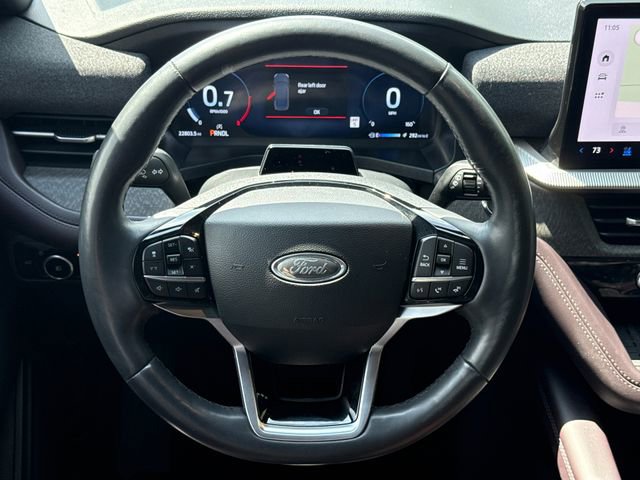 Certified 2025 Ford Explorer Platinum RWD image 14