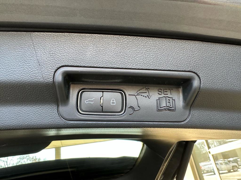 Certified 2025 Ford Explorer Platinum w/ Ultimate Package image 31