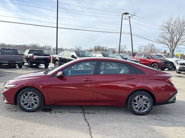 Used 2024 Hyundai Elantra SEL image 13