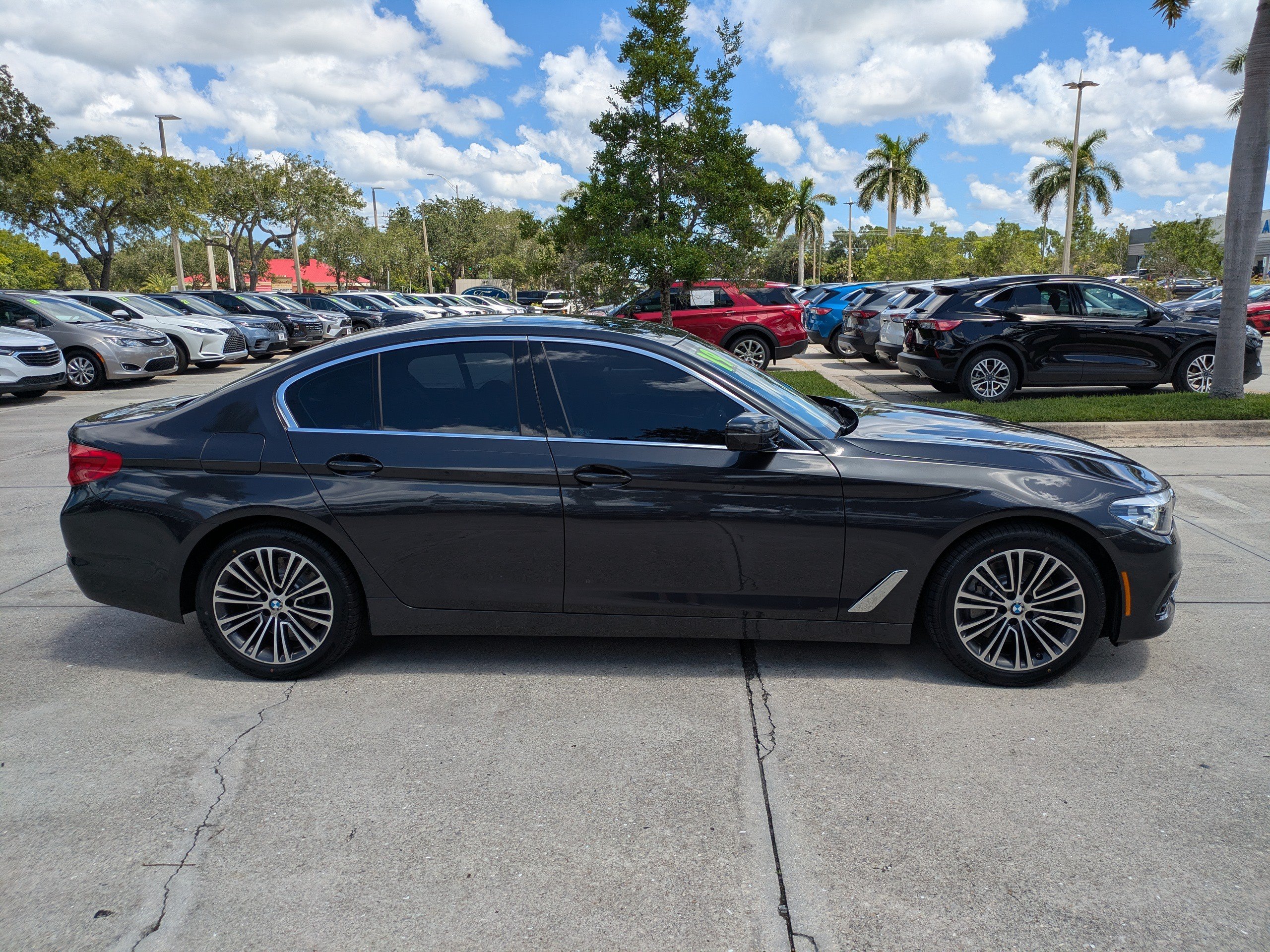 Used 2019 BMW 540i w/ Convenience Package RWD image 3