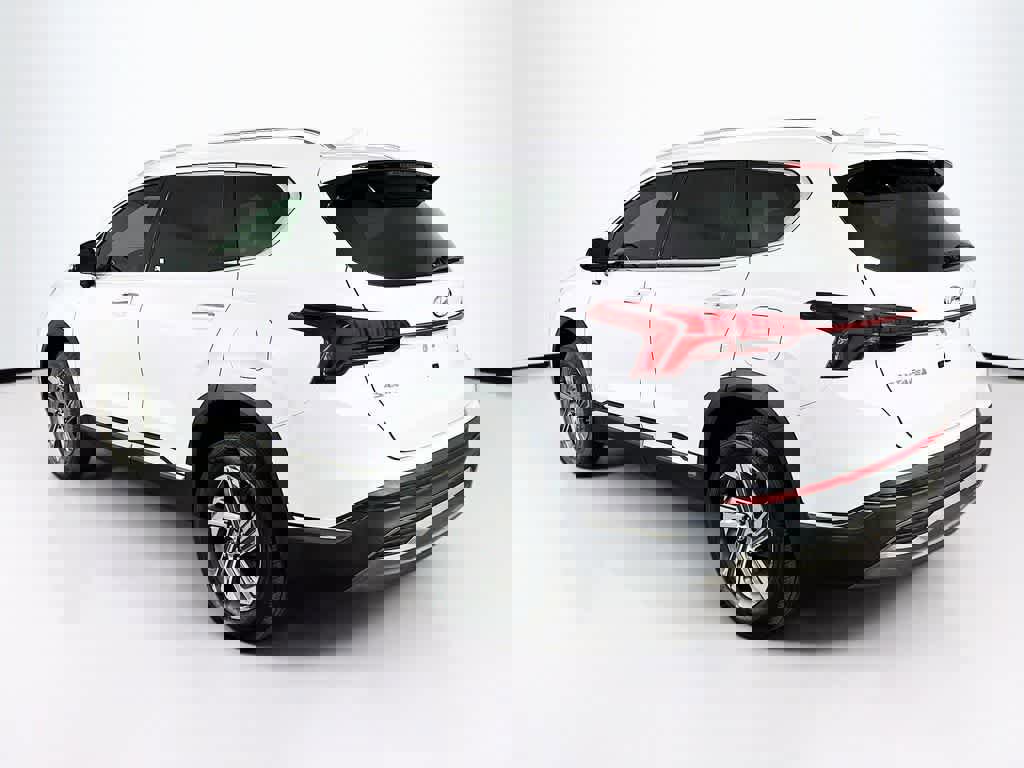 Used 2021 Hyundai Santa Fe SEL w/ Convenience Package image 3