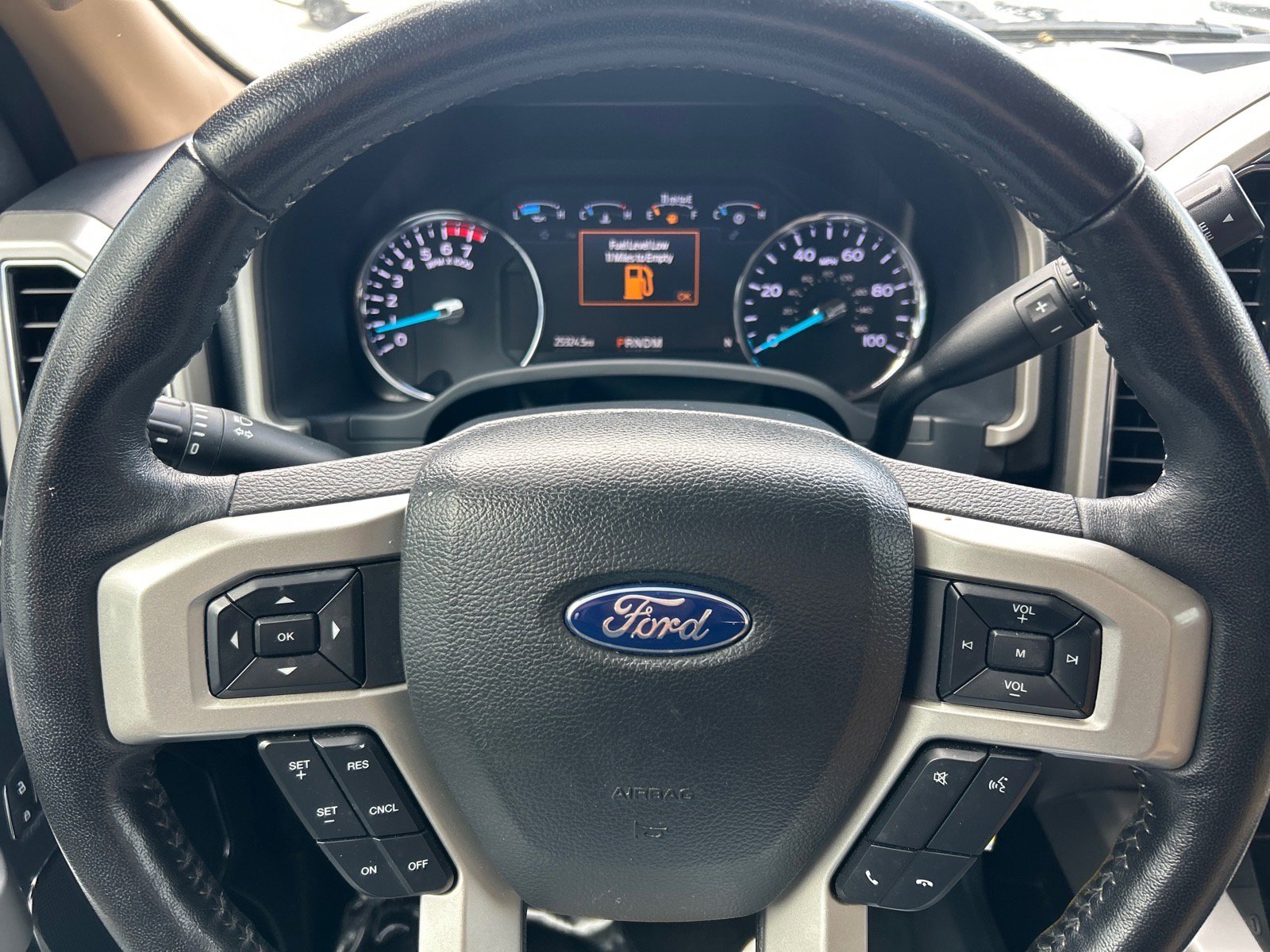 Certified 2022 Ford F350 Lariat w/ Lariat Value Package AWD/4WD image 22