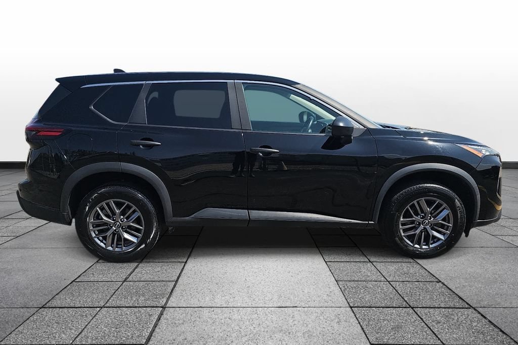 Used 2024 Nissan Rogue S AWD/4WD image 4