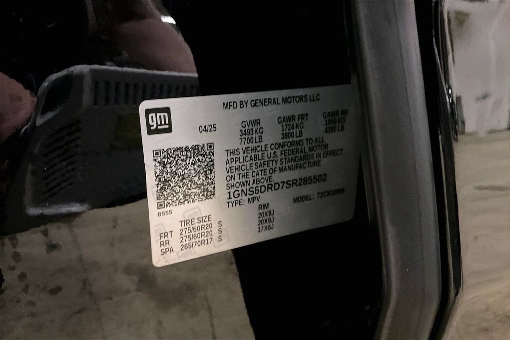 Used 2025 Chevrolet Suburban Z71 AWD/4WD image 30
