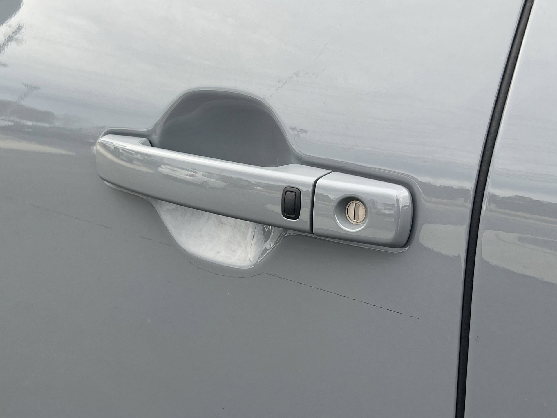 Used 2025 Nissan Frontier PRO-4X image 30