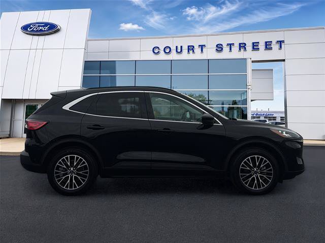Certified 2022 Ford Escape Titanium w/ Titanium Premium Package FWD image 4